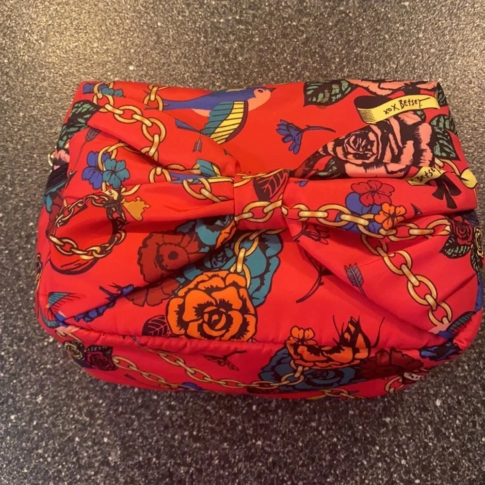 BETSY JOHNSON | make up case
